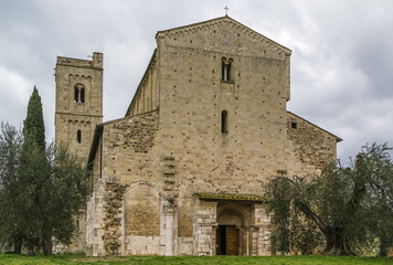 Fototapeta na wymiar Abbey of Sant Antimo, Italy