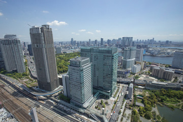 Fototapeta na wymiar 東京汐留方面の高層ビル