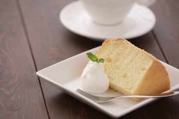 コーヒーとシフォンケーキ