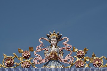 Fototapeta na wymiar colorful Chinese angel sculpture