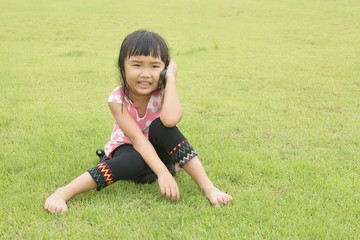 Kid use cellphone calling