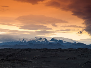 Fototapeta na wymiar Vatnajokull Glacier evening scenery