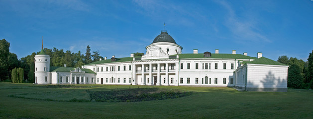 Fototapeta na wymiar Manor Tarnowski (XVIII-XIX centuries.). The palace and park comp