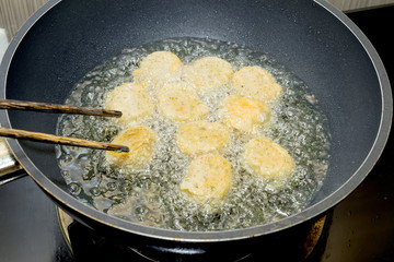 Crispy Prawn Rolls or Deep fried shrimp rolled,
