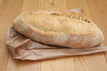 forma di pane su tavolo di legno