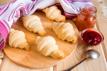 croissants with jam