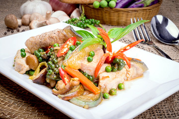 stir fish with spicy curry