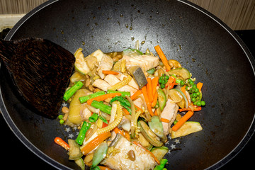 stir fish with spicy curry