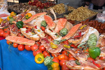 Food prepared traditional market