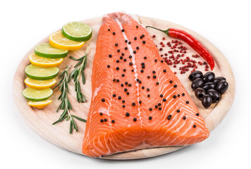 Salmon fillet with pepper and citrus.