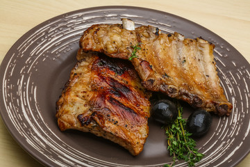 Roasted pork ribs