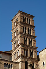 Obraz premium A church in Rome and the tower
