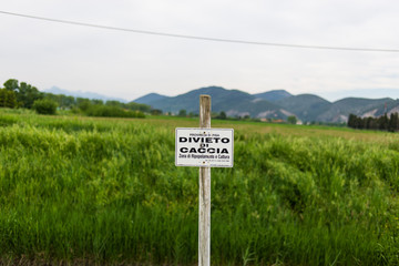 Segnale divieto di caccia, cartello