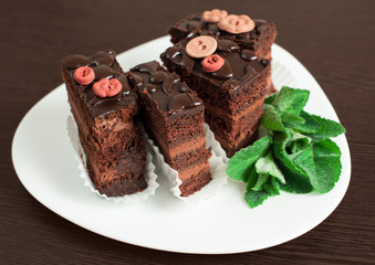 Chocolate cake with mint