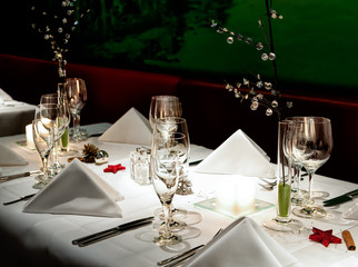 Tischdekoration zur Weihnachtszeit