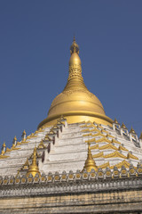 Fototapeta premium バゴーのマハーゼディー・パヤー