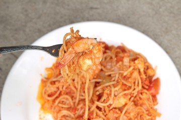 Shrimp spaghetti with sauc on dish