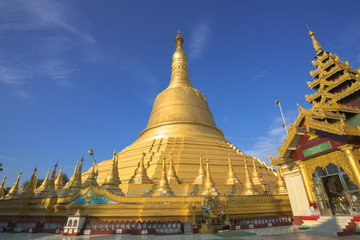 Fototapeta premium バゴーのシュエモードー・パヤー