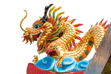 Fototapeta premium Dragon statue on temple roof on isolated background