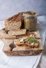 Sandwich with lentils pate