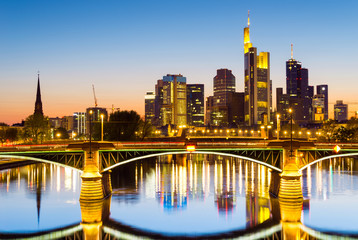 Fototapeta na wymiar Frankfurt bei Nacht