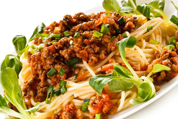 Pasta with meat, tomato sauce and vegetables 