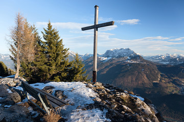 Gipfelkreuz mit Aussicht