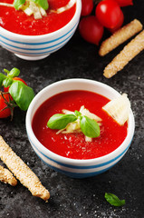 Gazpacho soup with cucumber and bread