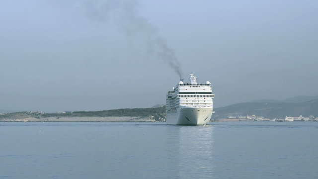 Big cruise liner U-turn