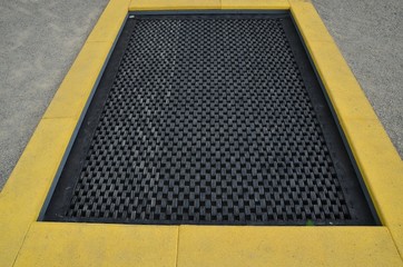 Trampolin auf Spielplatz