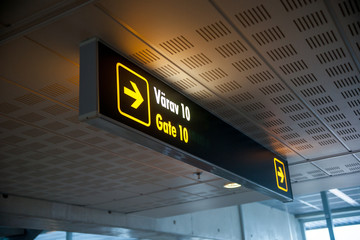 Aiport fight departure gate sign