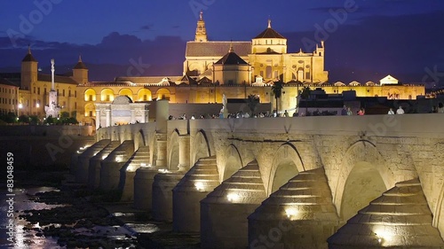 Roman Bridge, Guadalquivir River, Cordoba, Spain бесплатно