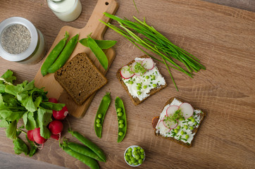 Healthy wholemeal bread with herbs
