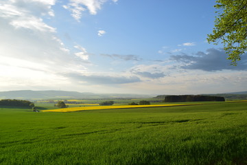 Federwolken über dem Auetal