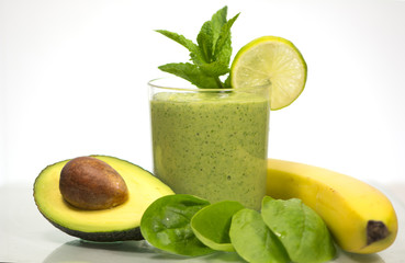 delicious healthy green vegetables smoothie
