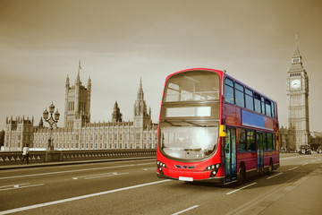 Obraz na płótnie Canvas Bus in London