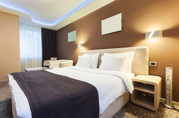 Hotel Room - 83062228