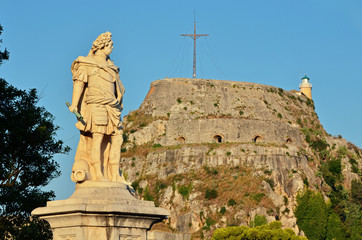 Fototapeta na wymiar Johann Matthias von der Schulenburg statue and Corfu fortress