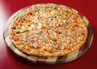 Pizza with smoked hen