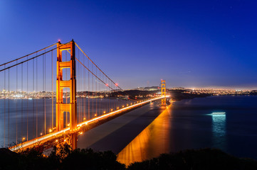Fototapeta na wymiar Golden gate at night, San Francisco