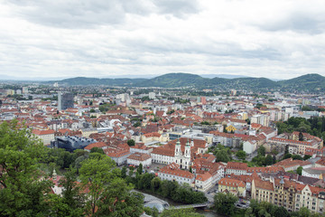 Fototapeta na wymiar Blick vom Schlossberg über Graz