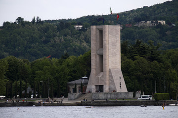 Obraz premium Como - Monumento ai Caduti