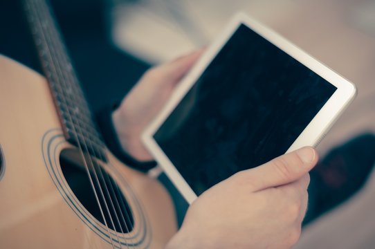 Man using tablet