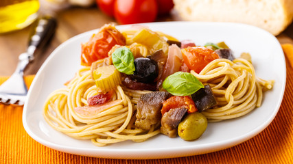 Pasta con caponata