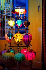 Fototapeta na wymiar Handcrafted lanterns in ancient town Hoi An, Vietnam