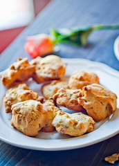 Biscuits, cornflakes and raisins