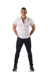 Fototapeta premium Pełna postać przystojny młodego człowieka stać ufny w przypadkowym