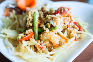 papaya salad with horse crab