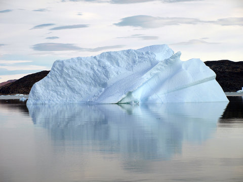 sich drehender Eisberg, Grönland