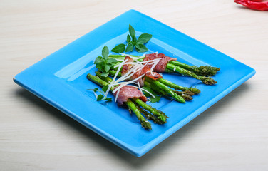 Grilled asparagus with bacon